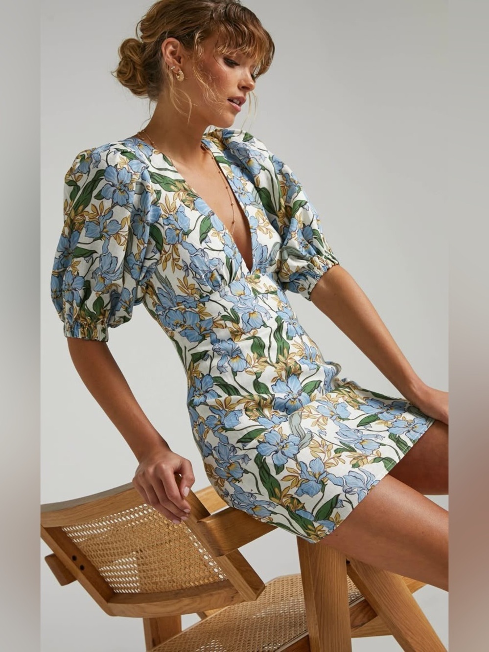 Amalie By Showpo Indrisia Linen Puff Sleeve Mini Dress Iris Floral Open Back 12